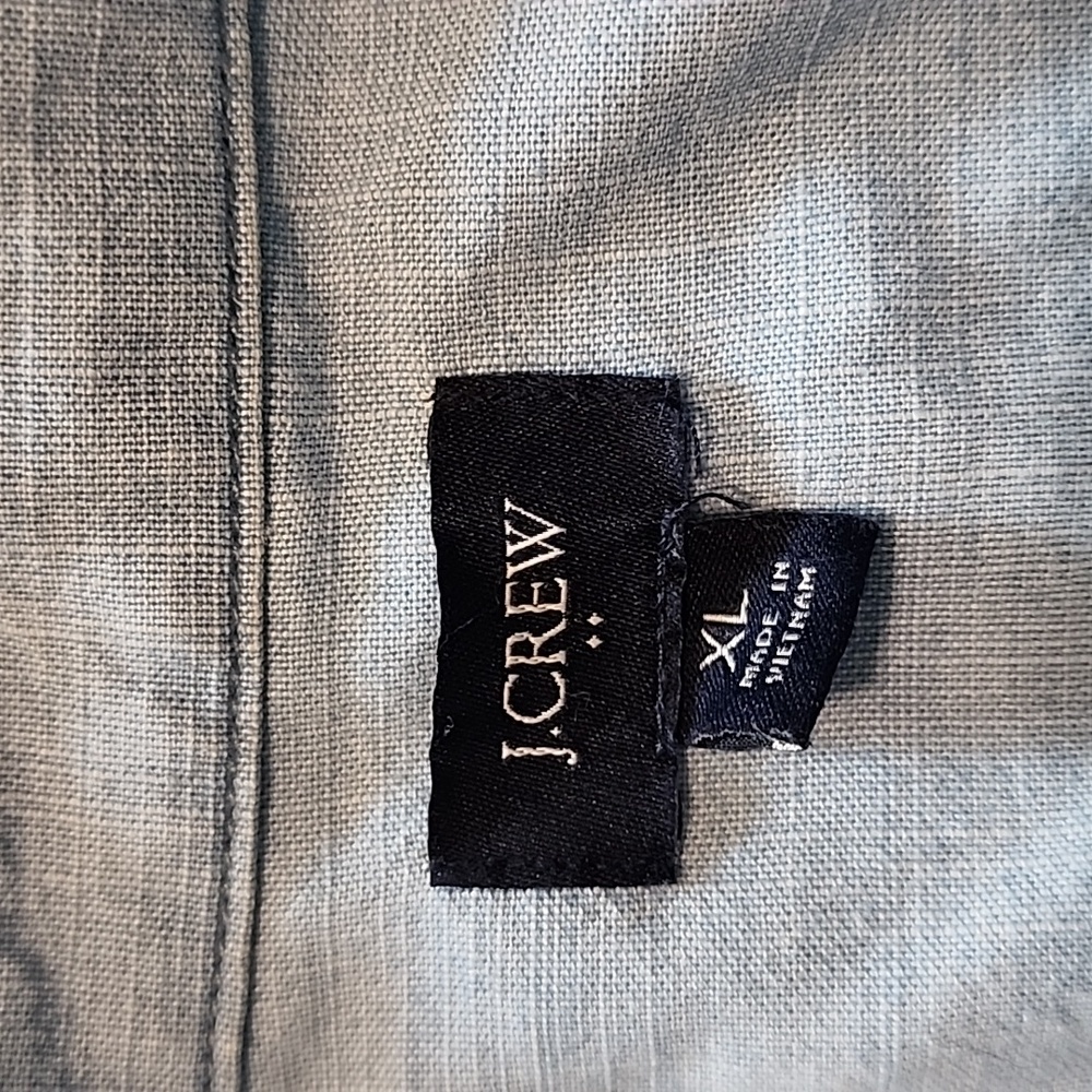 🦇 J. Crew Chambray Classic Fit Shirt 🦇 - Picture 3 of 5